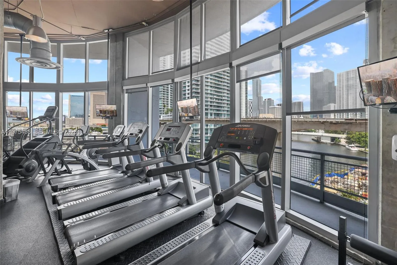 690 Sw 1st Ct 2730, Miami, Florida 33130, Miami, Florida 33130, ,1 BathroomBathrooms,Residential Lease,For Rent,690 Sw 1st Ct 2730, Miami, Florida 33130,A11975486
