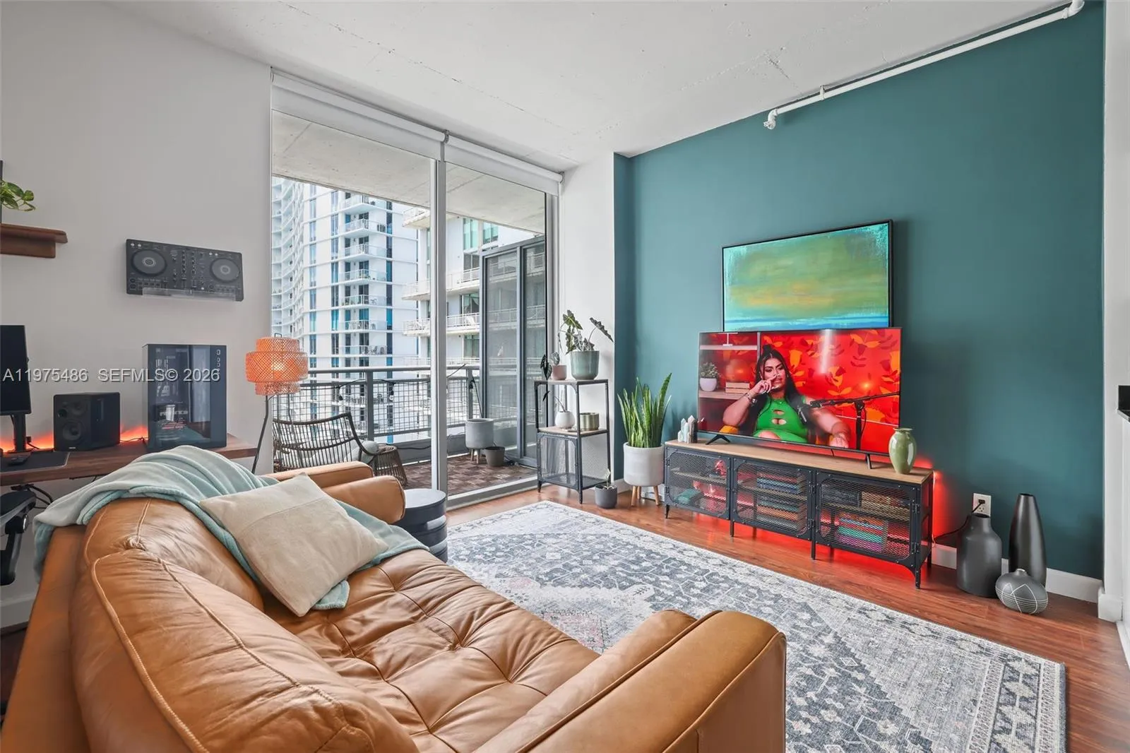 690 Sw 1st Ct 2730, Miami, Florida 33130, Miami, Florida 33130, ,1 BathroomBathrooms,Residential Lease,For Rent,690 Sw 1st Ct 2730, Miami, Florida 33130,A11975486