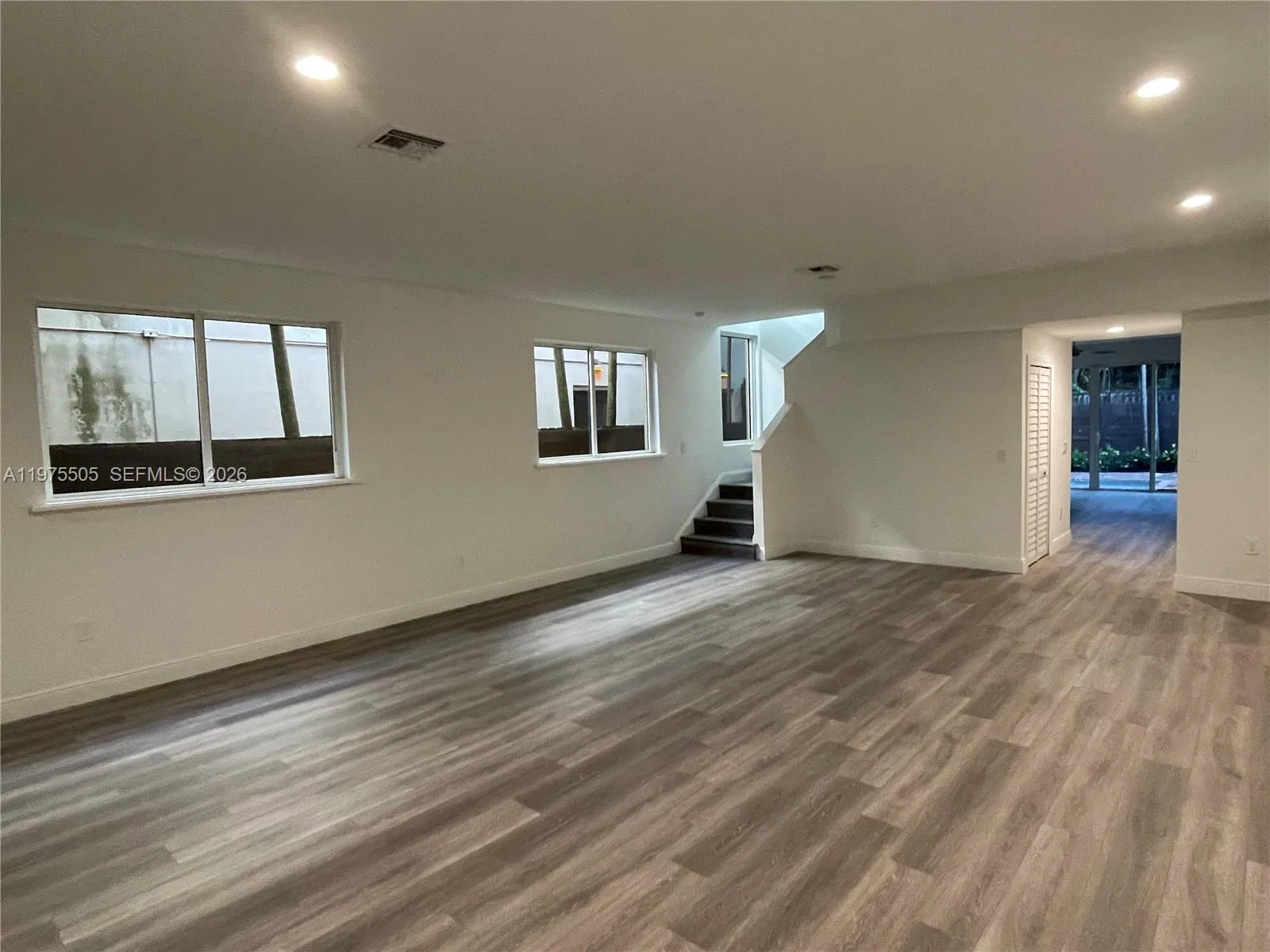 Living / Family Room 1