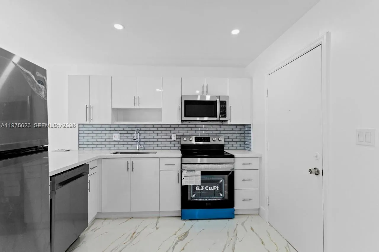 2251 Nw 48th Ter 102, Lauderhill, Florida 33313, Lauderhill, Florida 33313, 1 Bedroom Bedrooms, ,1 BathroomBathrooms,Residential Lease,For Rent,2251 Nw 48th Ter 102, Lauderhill, Florida 33313,A11975623