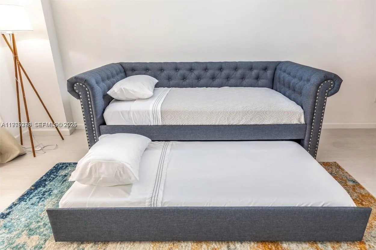 1200 Brickell Bay Dr 1808, Miami, Florida 33131, Miami, Florida 33131, 1 Bedroom Bedrooms, ,1 BathroomBathrooms,Residential Lease,For Rent,1200 Brickell Bay Dr 1808, Miami, Florida 33131,A11975388