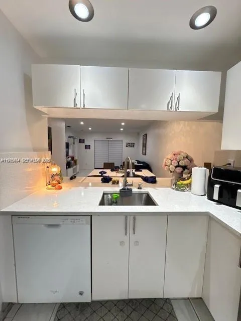 10445 Nw 11th St 201, Pembroke Pines, Florida 3302, Pembroke Pines, Florida 33026, 2 Bedrooms Bedrooms, ,2 BathroomsBathrooms,Residential Lease,For Rent,10445 Nw 11th St 201, Pembroke Pines, Florida 3302,A11975684