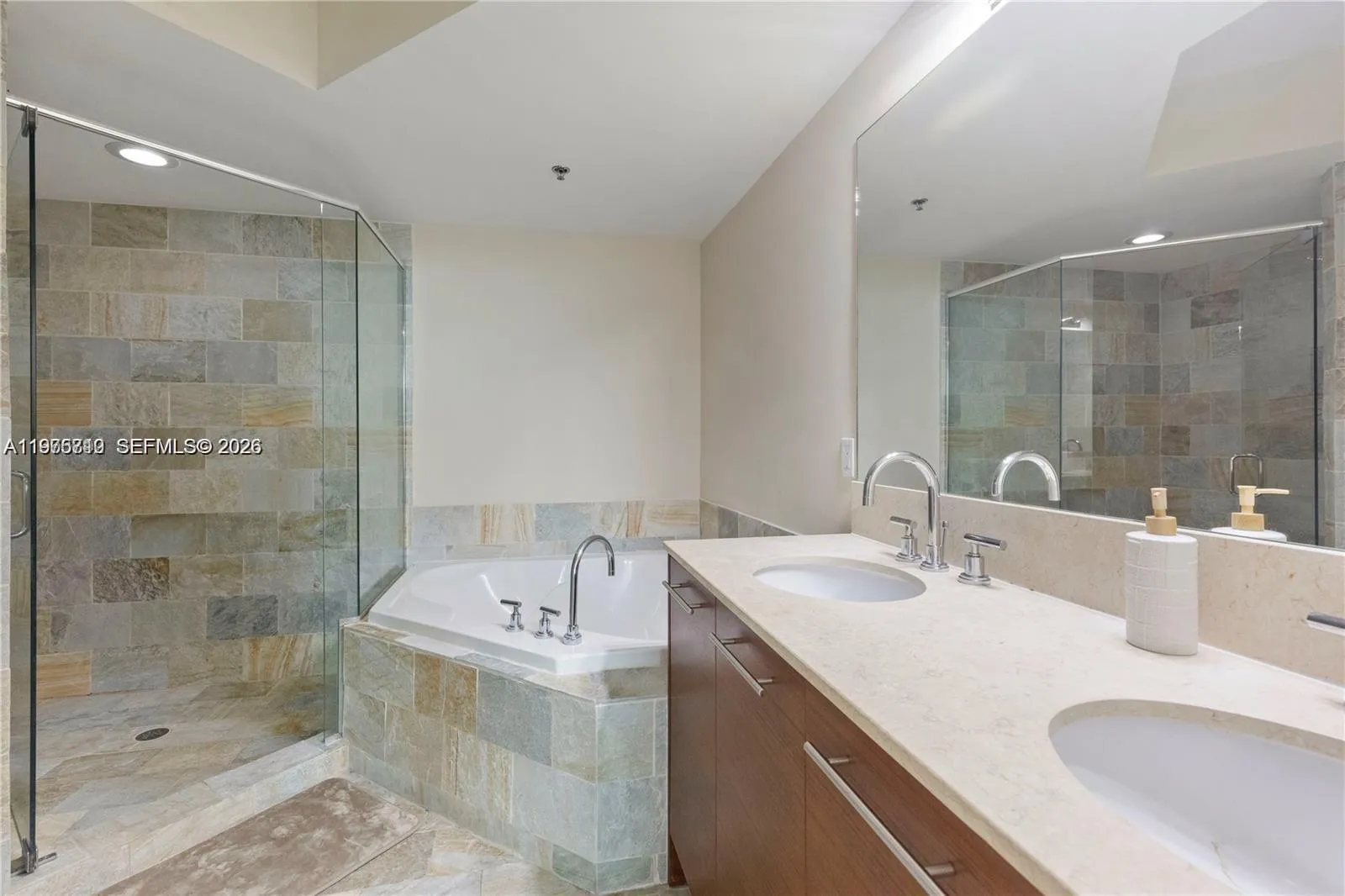 2641 N Flamingo Rd 1806n, Sunrise, Florida 33323, Sunrise, Florida 33323, 2 Bedrooms Bedrooms, ,2 BathroomsBathrooms,Residential Lease,For Rent,2641 N Flamingo Rd 1806n, Sunrise, Florida 33323,A11975710