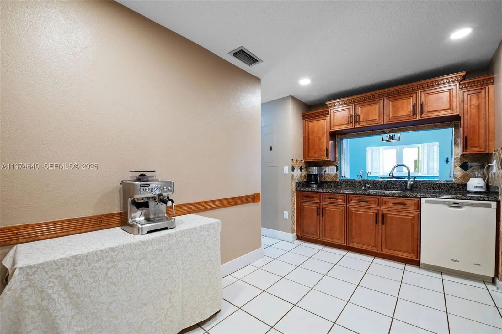 6225 Nw 190th Ter, Hialeah, Florida 33015, Hialeah, Florida 33015, 2 Bedrooms Bedrooms, ,2 BathroomsBathrooms,Residential Lease,For Rent,6225 Nw 190th Ter, Hialeah, Florida 33015,A11974640