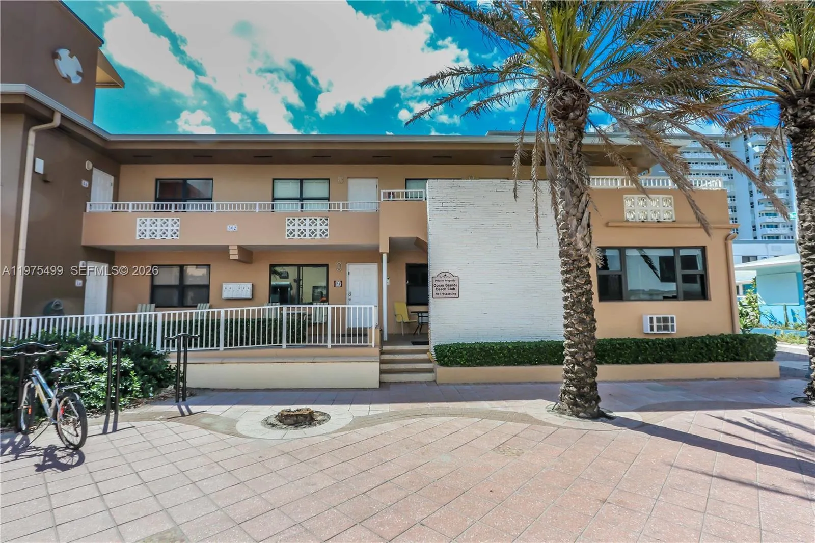 302 New Hampshire St 3ab, Hollywood, Florida 33019, Hollywood, Florida 33019, ,1 BathroomBathrooms,Residential,For Sale,302 New Hampshire St 3ab, Hollywood, Florida 33019,A11975499
