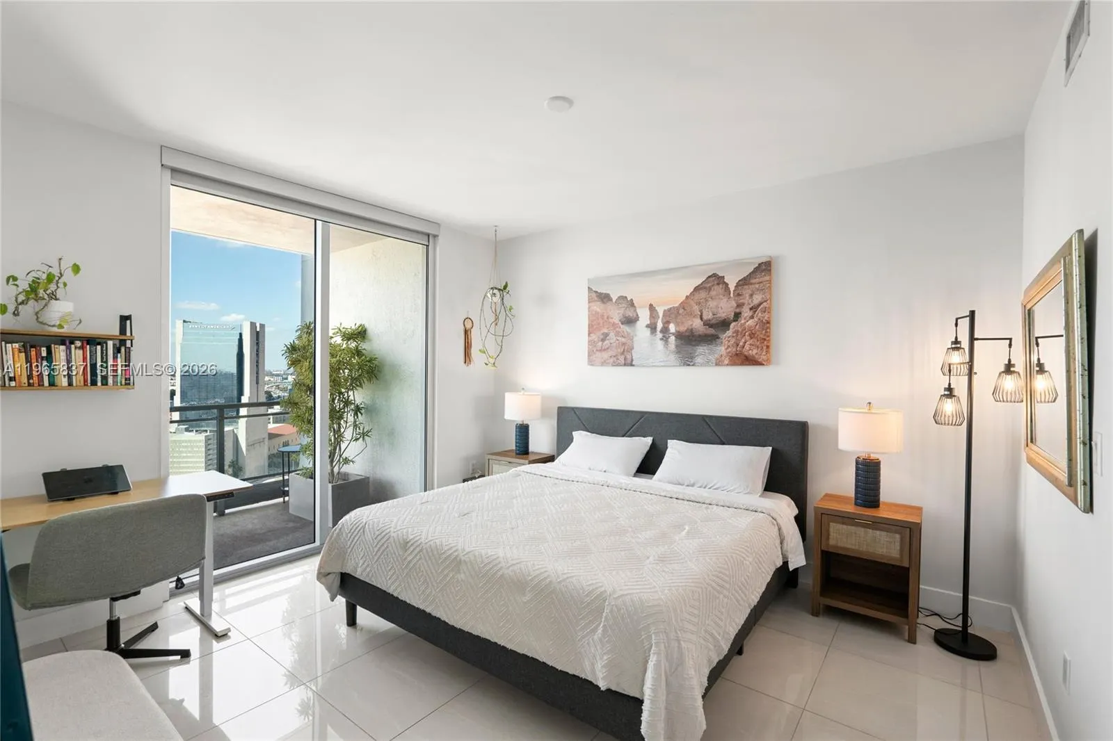 90 Sw 3rd St 2706, Miami, Florida 33130, Miami, Florida 33130, 2 Bedrooms Bedrooms, ,2 BathroomsBathrooms,Residential,For Sale,90 Sw 3rd St 2706, Miami, Florida 33130,A11965837