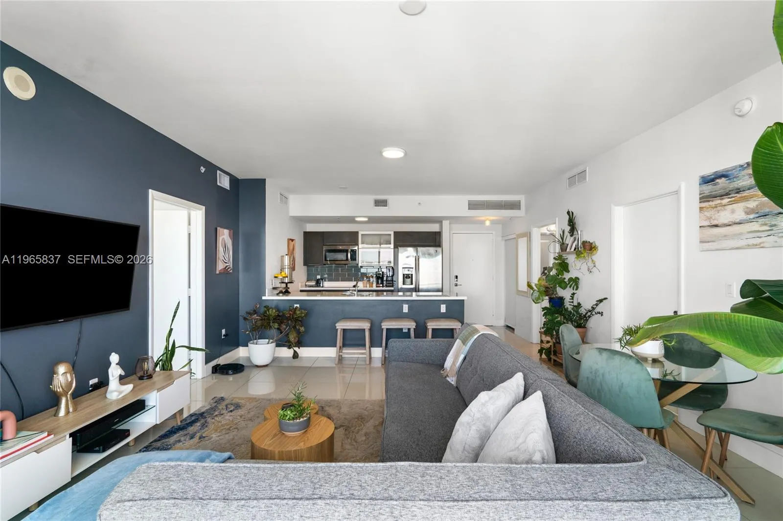 90 Sw 3rd St 2706, Miami, Florida 33130, Miami, Florida 33130, 2 Bedrooms Bedrooms, ,2 BathroomsBathrooms,Residential,For Sale,90 Sw 3rd St 2706, Miami, Florida 33130,A11965837