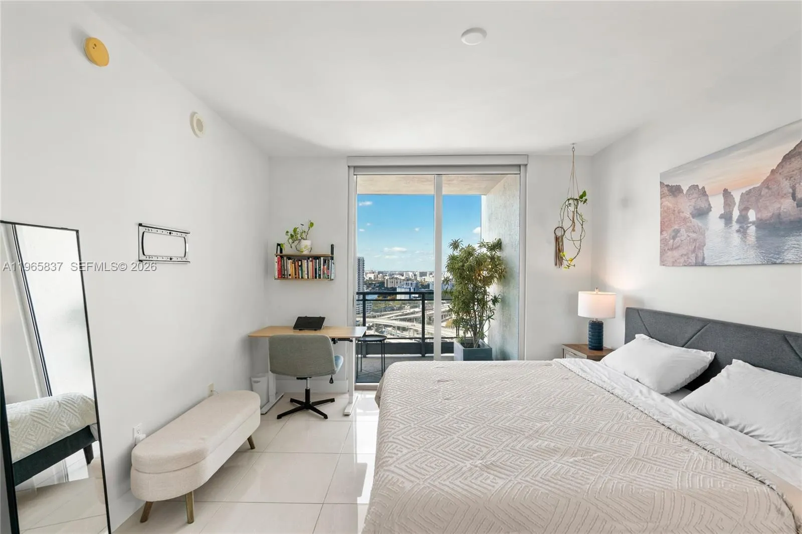 90 Sw 3rd St 2706, Miami, Florida 33130, Miami, Florida 33130, 2 Bedrooms Bedrooms, ,2 BathroomsBathrooms,Residential,For Sale,90 Sw 3rd St 2706, Miami, Florida 33130,A11965837
