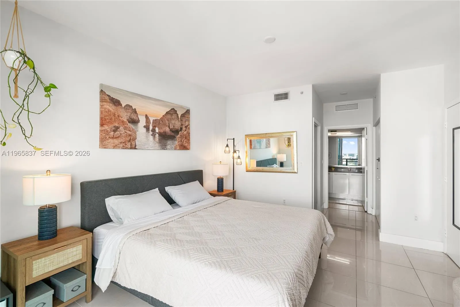 90 Sw 3rd St 2706, Miami, Florida 33130, Miami, Florida 33130, 2 Bedrooms Bedrooms, ,2 BathroomsBathrooms,Residential,For Sale,90 Sw 3rd St 2706, Miami, Florida 33130,A11965837