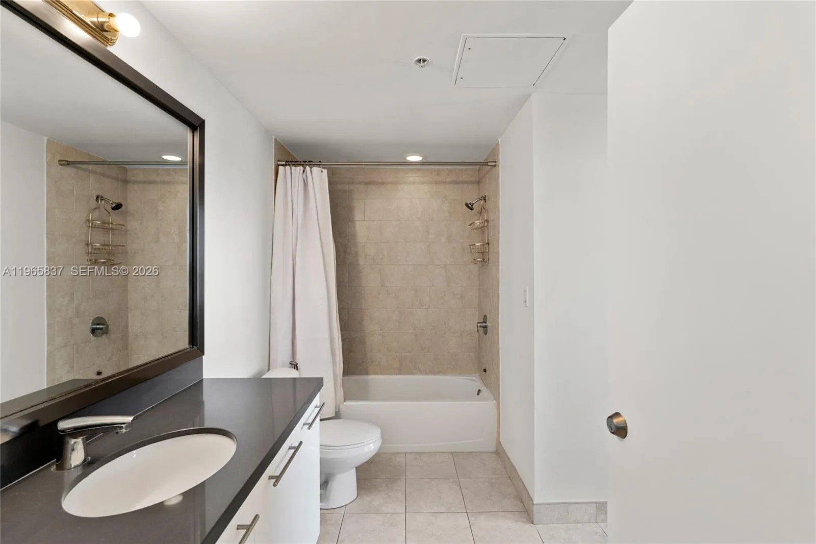 90 Sw 3rd St 2706, Miami, Florida 33130, Miami, Florida 33130, 2 Bedrooms Bedrooms, ,2 BathroomsBathrooms,Residential,For Sale,90 Sw 3rd St 2706, Miami, Florida 33130,A11965837