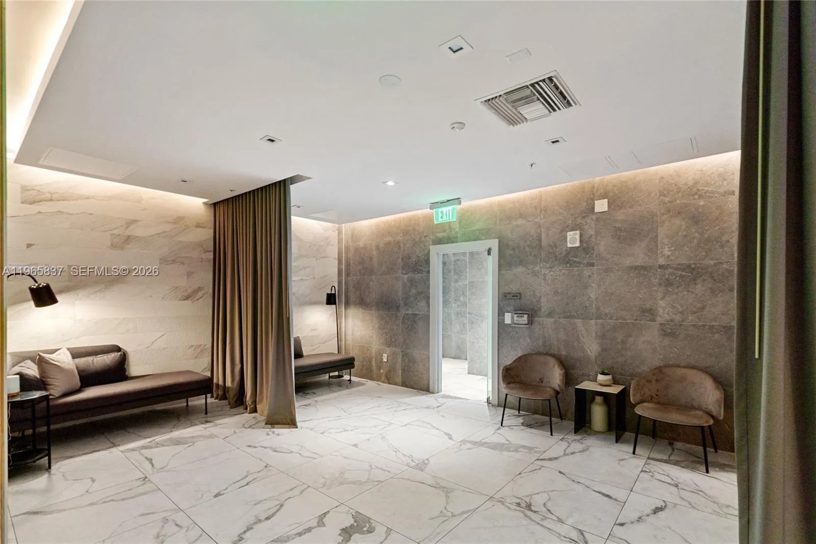 90 Sw 3rd St 2706, Miami, Florida 33130, Miami, Florida 33130, 2 Bedrooms Bedrooms, ,2 BathroomsBathrooms,Residential,For Sale,90 Sw 3rd St 2706, Miami, Florida 33130,A11965837