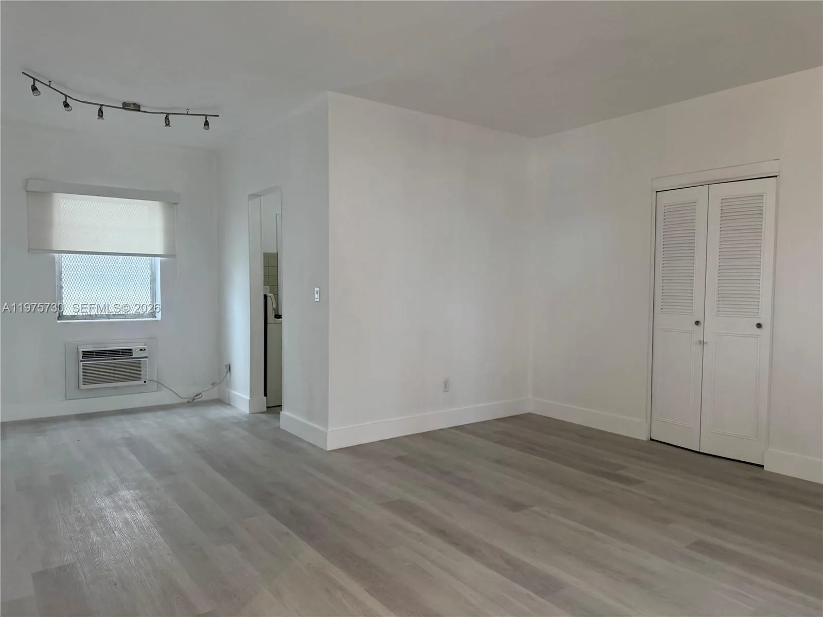 8420 Byron Ave 5, Miami Beach, Florida 33141, Miami Beach, Florida 33141, 1 Bedroom Bedrooms, ,1 BathroomBathrooms,Residential Lease,For Rent,8420 Byron Ave 5, Miami Beach, Florida 33141,A11975730