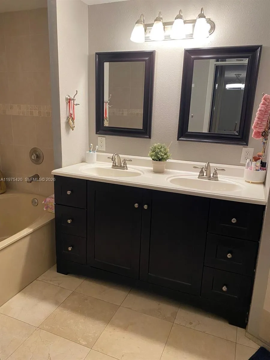 11881 Sw 13th Ct, Davie, Florida 33325, Davie, Florida 33325, 3 Bedrooms Bedrooms, ,2 BathroomsBathrooms,Residential,For Sale,11881 Sw 13th Ct, Davie, Florida 33325,A11975420