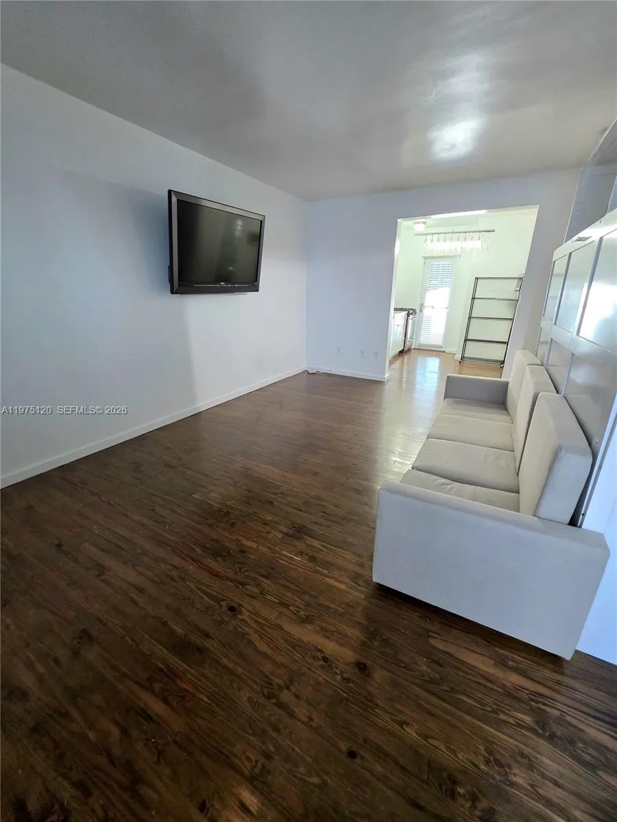1616 Euclid Ave 12, Miami Beach, Florida 33139, Miami Beach, Florida 33139, ,1 BathroomBathrooms,Residential Lease,For Rent,1616 Euclid Ave 12, Miami Beach, Florida 33139,A11975120