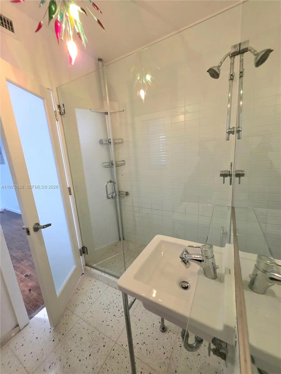 1616 Euclid Ave 12, Miami Beach, Florida 33139, Miami Beach, Florida 33139, ,1 BathroomBathrooms,Residential Lease,For Rent,1616 Euclid Ave 12, Miami Beach, Florida 33139,A11975120