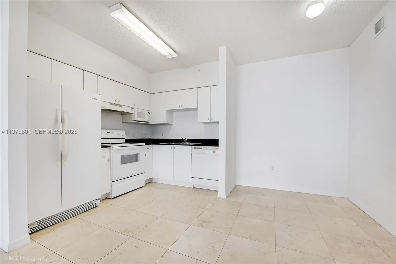 5099 Nw 7th St Ts-01, Miami, Florida 33126, Miami, Florida 33126, 2 Bedrooms Bedrooms, ,2 BathroomsBathrooms,Residential Lease,For Rent,5099 Nw 7th St Ts-01, Miami, Florida 33126,A11975801