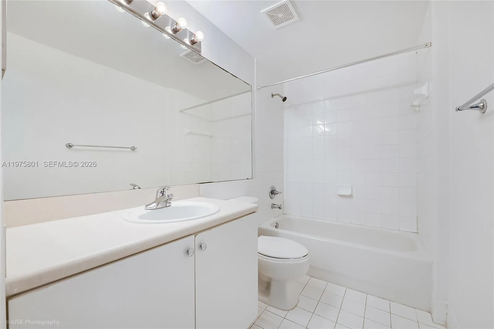 5099 Nw 7th St Ts-01, Miami, Florida 33126, Miami, Florida 33126, 2 Bedrooms Bedrooms, ,2 BathroomsBathrooms,Residential Lease,For Rent,5099 Nw 7th St Ts-01, Miami, Florida 33126,A11975801
