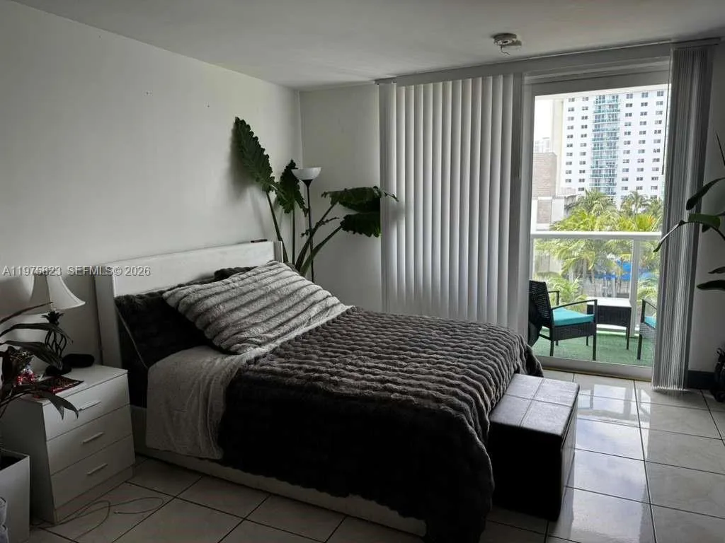 19201 Collins Av 432, Sunny Isles Beach, Florida 3, Sunny Isles Beach, Florida 33160, ,1 BathroomBathrooms,Residential Lease,For Rent,19201 Collins Av 432, Sunny Isles Beach, Florida 3,A11975823