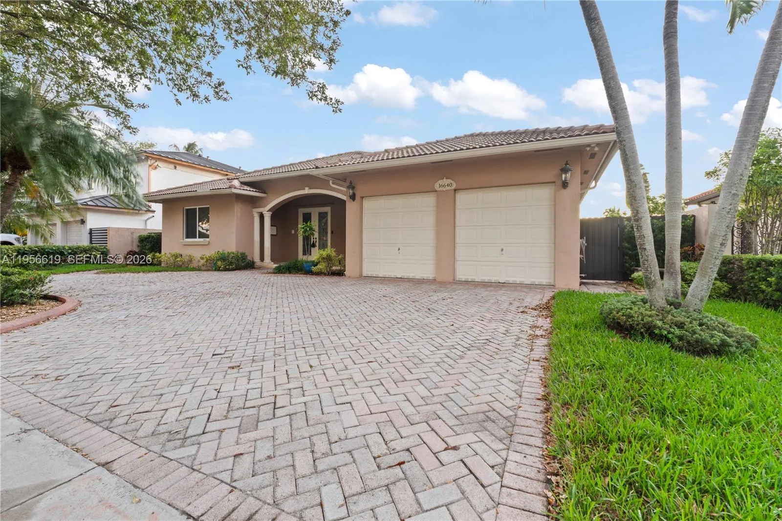 16640 Nw 86th Ct, Miami Lakes, Florida 33016, Miami Lakes, Florida 33016, 4 Bedrooms Bedrooms, ,3 BathroomsBathrooms,Residential,For Sale,16640 Nw 86th Ct, Miami Lakes, Florida 33016,A11956619