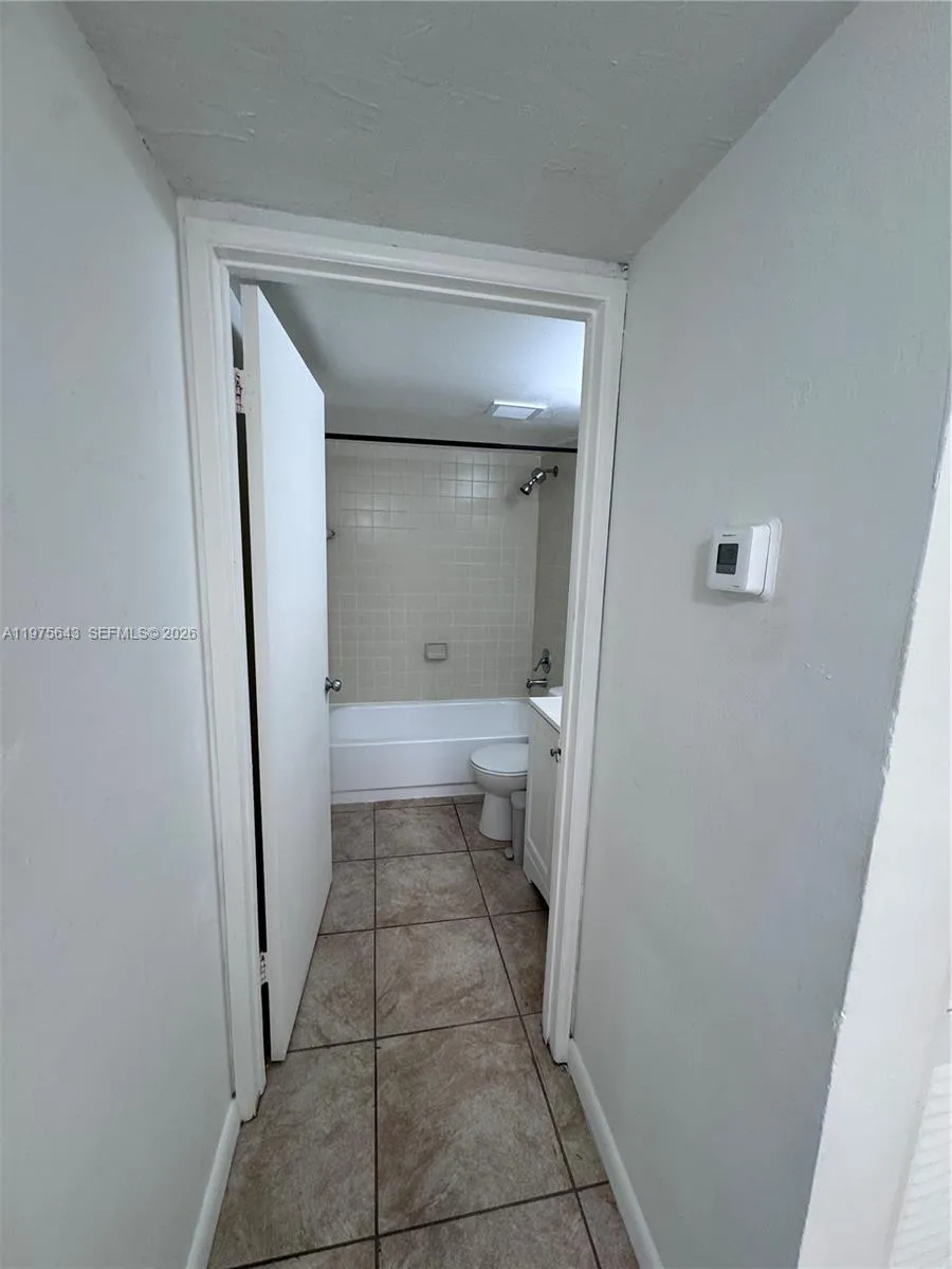 1740 Nw North River Dr 529, Miami, Florida 33125, Miami, Florida 33125, 1 Bedroom Bedrooms, ,1 BathroomBathrooms,Residential Lease,For Rent,1740 Nw North River Dr 529, Miami, Florida 33125,A11975643