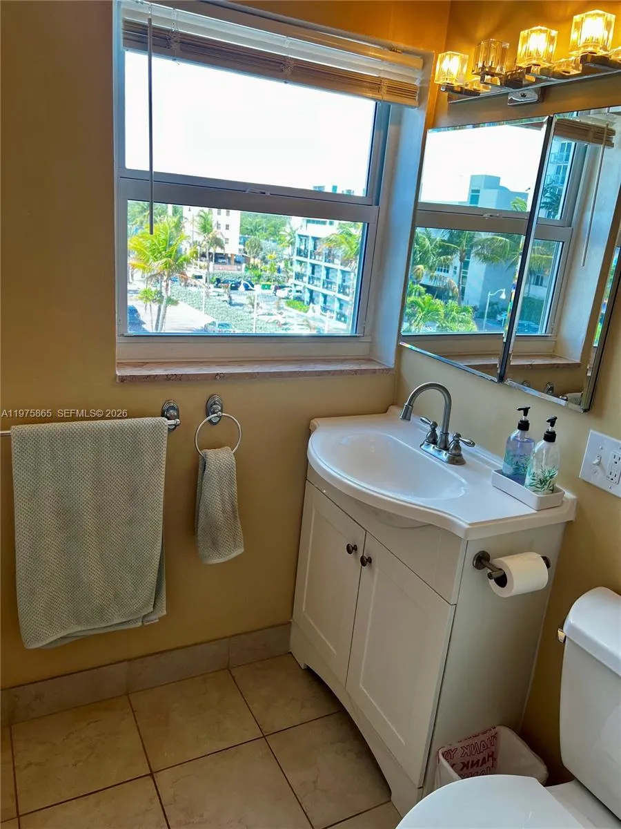 2600 N Surf Rd 403, Hollywood, Florida 33019, Hollywood, Florida 33019, 1 Bedroom Bedrooms, ,1 BathroomBathrooms,Residential,For Sale,2600 N Surf Rd 403, Hollywood, Florida 33019,A11975865