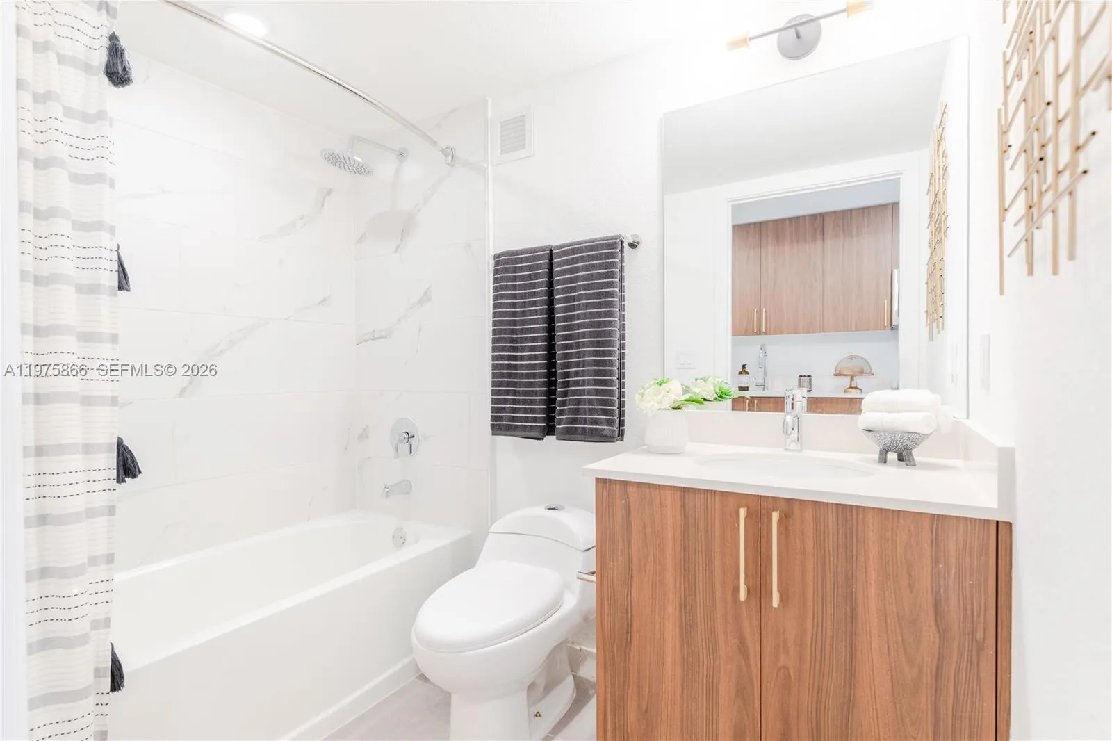 1950 W 49th St 178, Hialeah, Florida 33012, Hialeah, Florida 33012, ,1 BathroomBathrooms,Residential Lease,For Rent,1950 W 49th St 178, Hialeah, Florida 33012,A11975866
