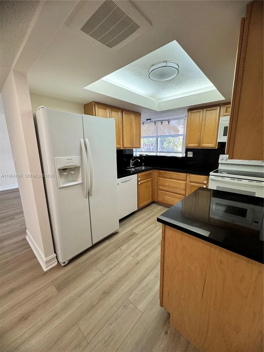 2000 Atlantic Shores Blvd 209, Hallandale Beach, F, Hallandale Beach, Florida 33009, 2 Bedrooms Bedrooms, ,1 BathroomBathrooms,Residential Lease,For Rent,2000 Atlantic Shores Blvd 209, Hallandale Beach, F,A11964798