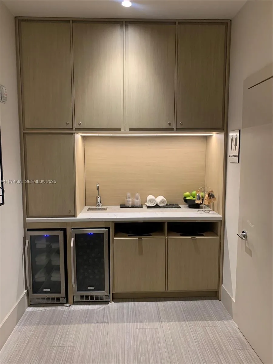3400 Sw 27th Ave 906, Miami, Florida 33133, Miami, Florida 33133, 2 Bedrooms Bedrooms, ,2 BathroomsBathrooms,Residential,For Sale,3400 Sw 27th Ave 906, Miami, Florida 33133,A11974683