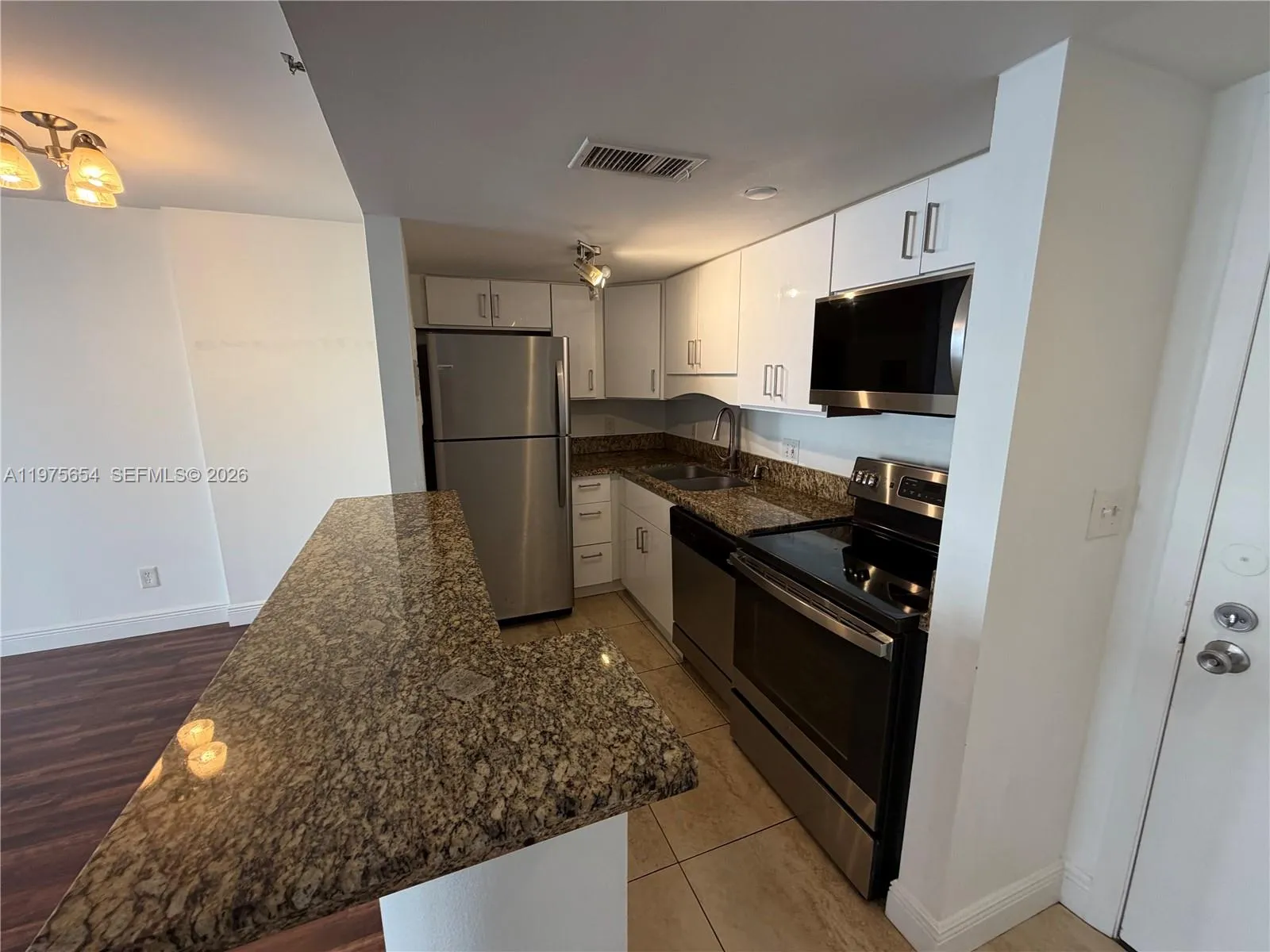 770 Claughton Island Dr 707, Miami, Florida 33131, Miami, Florida 33131, 1 Bedroom Bedrooms, ,1 BathroomBathrooms,Residential Lease,For Rent,770 Claughton Island Dr 707, Miami, Florida 33131,A11975654