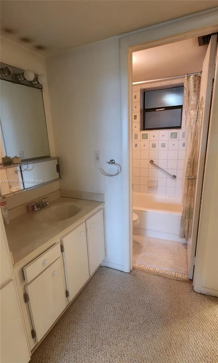 1100 Colony Point Cir 316, Pembroke Pines, Florida, Pembroke Pines, Florida 33026, 1 Bedroom Bedrooms, ,1 BathroomBathrooms,Residential,For Sale,1100 Colony Point Cir 316, Pembroke Pines, Florida,A11974116