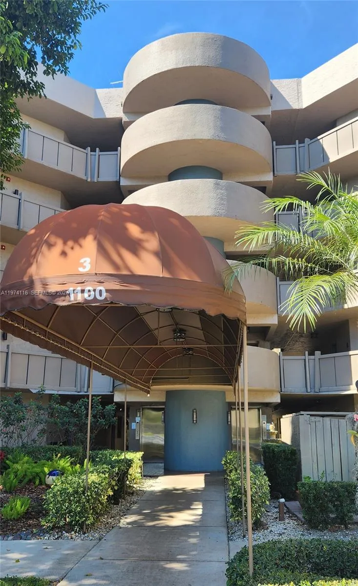 1100 Colony Point Cir 316, Pembroke Pines, Florida, Pembroke Pines, Florida 33026, 1 Bedroom Bedrooms, ,1 BathroomBathrooms,Residential,For Sale,1100 Colony Point Cir 316, Pembroke Pines, Florida,A11974116