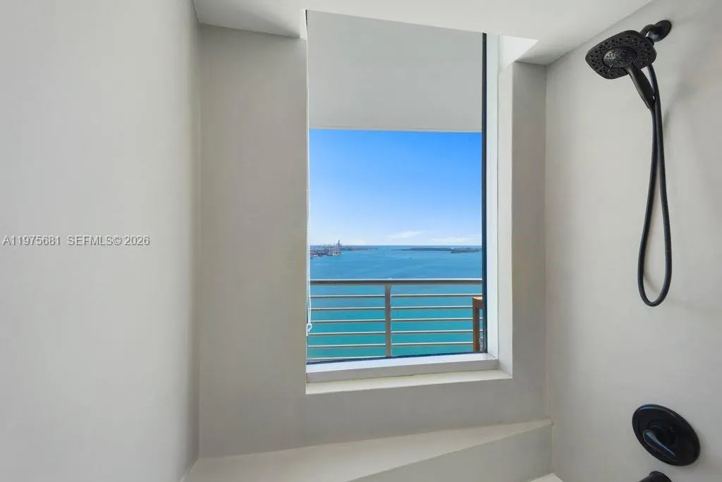 335 S Biscayne Blvd 3012, Miami, Florida 33131, Miami, Florida 33131, 3 Bedrooms Bedrooms, ,2 BathroomsBathrooms,Residential,For Sale,335 S Biscayne Blvd 3012, Miami, Florida 33131,A11975681