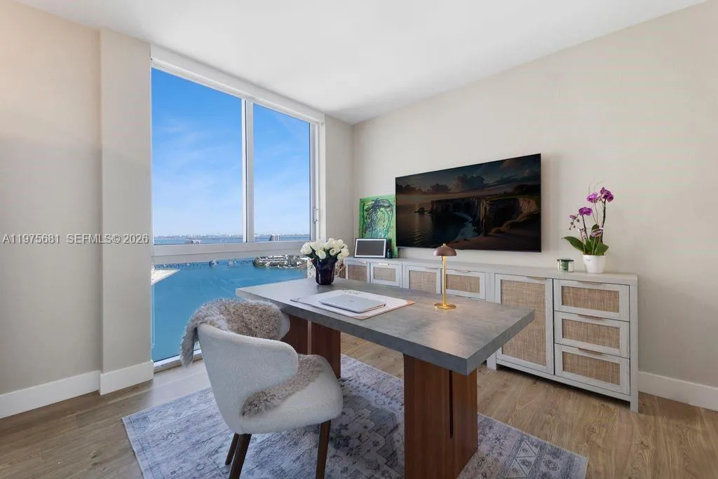 335 S Biscayne Blvd 3012, Miami, Florida 33131, Miami, Florida 33131, 3 Bedrooms Bedrooms, ,2 BathroomsBathrooms,Residential,For Sale,335 S Biscayne Blvd 3012, Miami, Florida 33131,A11975681