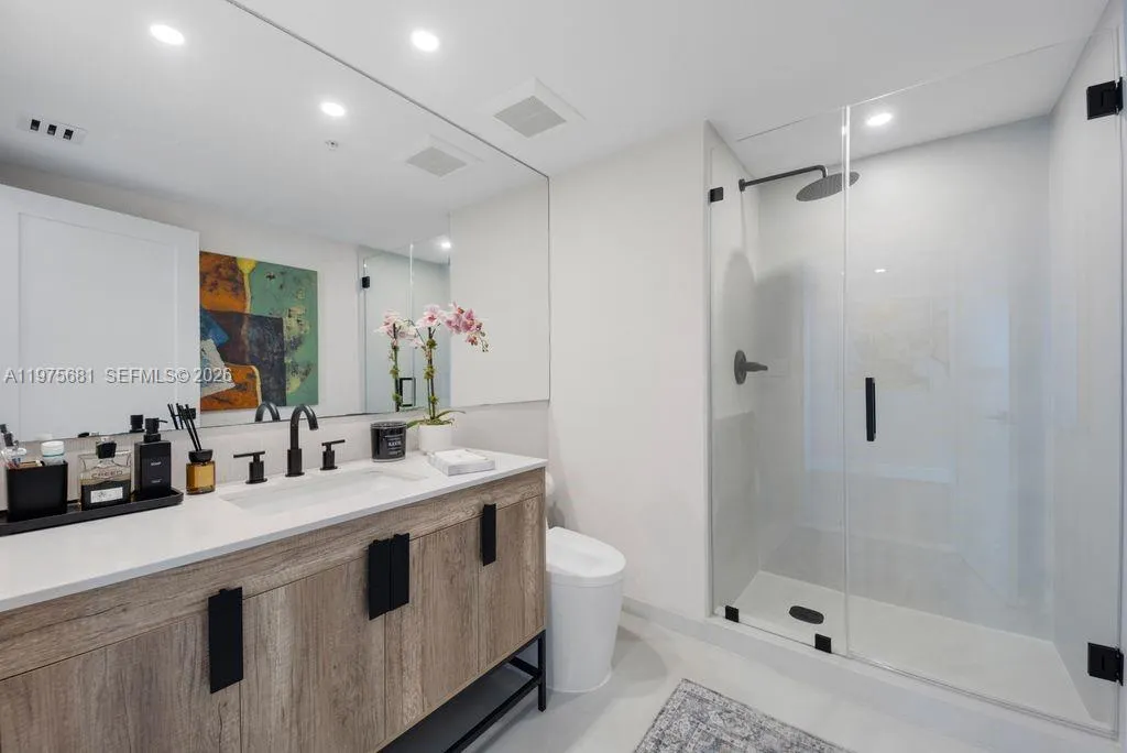 2nd Bathroom