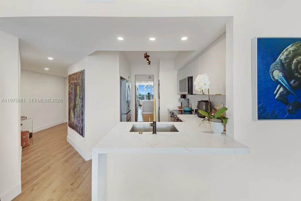 335 S Biscayne Blvd 3012, Miami, Florida 33131, Miami, Florida 33131, 3 Bedrooms Bedrooms, ,2 BathroomsBathrooms,Residential,For Sale,335 S Biscayne Blvd 3012, Miami, Florida 33131,A11975681