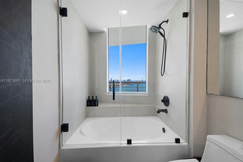 335 S Biscayne Blvd 3012, Miami, Florida 33131, Miami, Florida 33131, 3 Bedrooms Bedrooms, ,2 BathroomsBathrooms,Residential,For Sale,335 S Biscayne Blvd 3012, Miami, Florida 33131,A11975681