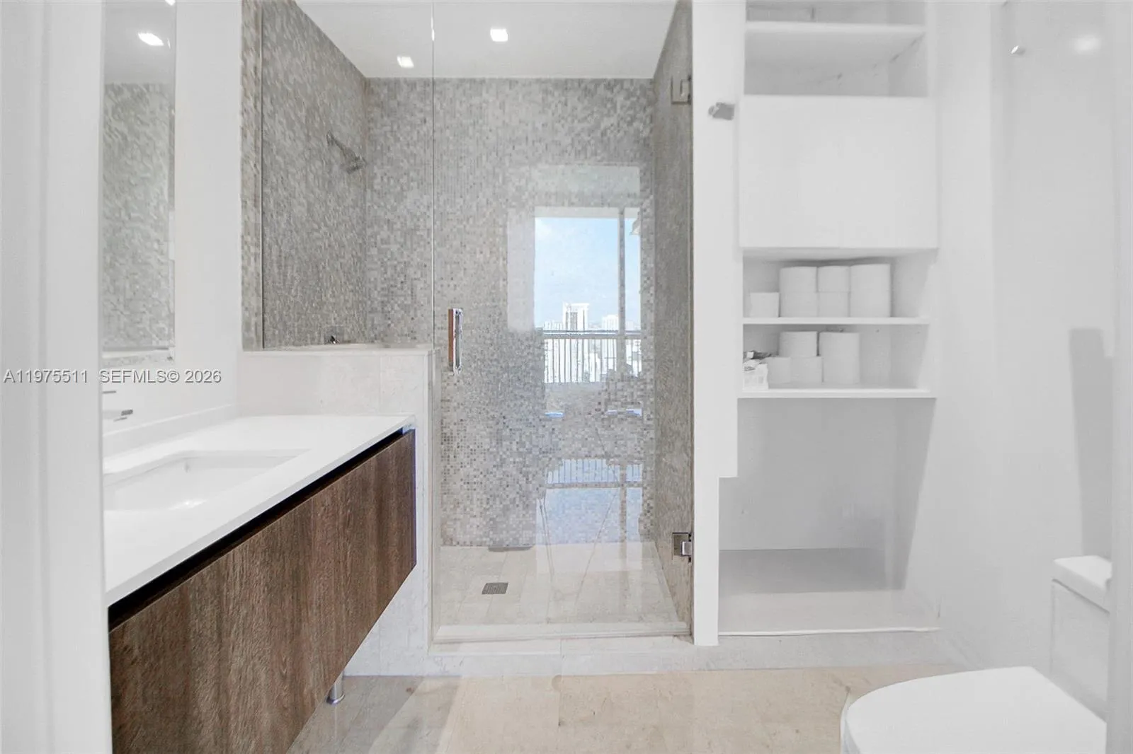 68 Se 6th St 2612, Miami, Florida 33131, Miami, Florida 33131, 2 Bedrooms Bedrooms, ,2 BathroomsBathrooms,Residential,For Sale,68 Se 6th St 2612, Miami, Florida 33131,A11975511