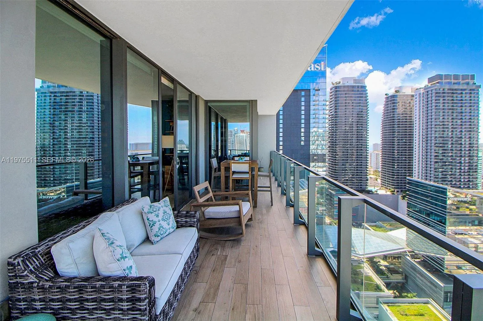 68 Se 6th St 2612, Miami, Florida 33131, Miami, Florida 33131, 2 Bedrooms Bedrooms, ,2 BathroomsBathrooms,Residential,For Sale,68 Se 6th St 2612, Miami, Florida 33131,A11975511