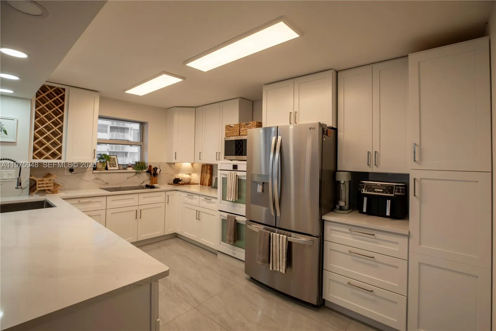 2750 Ne 183rd St 811, Aventura, Florida 33160, Aventura, Florida 33160, 2 Bedrooms Bedrooms, ,2 BathroomsBathrooms,Residential Lease,For Rent,2750 Ne 183rd St 811, Aventura, Florida 33160,A11975948