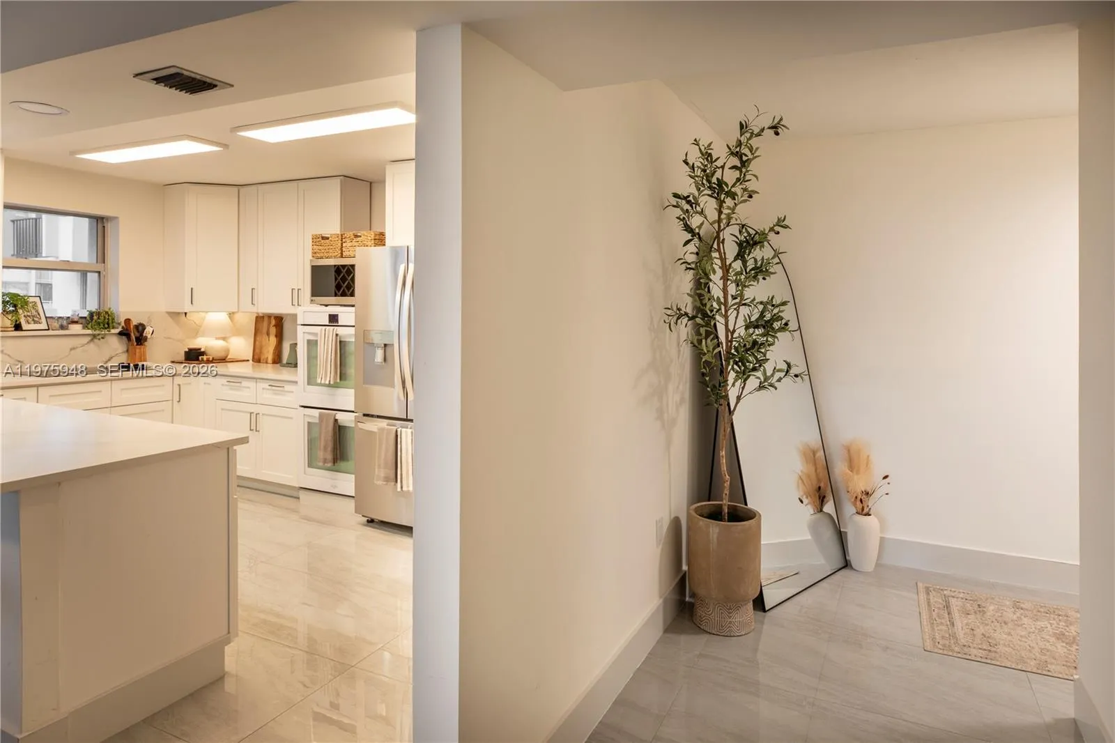 2750 Ne 183rd St 811, Aventura, Florida 33160, Aventura, Florida 33160, 2 Bedrooms Bedrooms, ,2 BathroomsBathrooms,Residential Lease,For Rent,2750 Ne 183rd St 811, Aventura, Florida 33160,A11975948