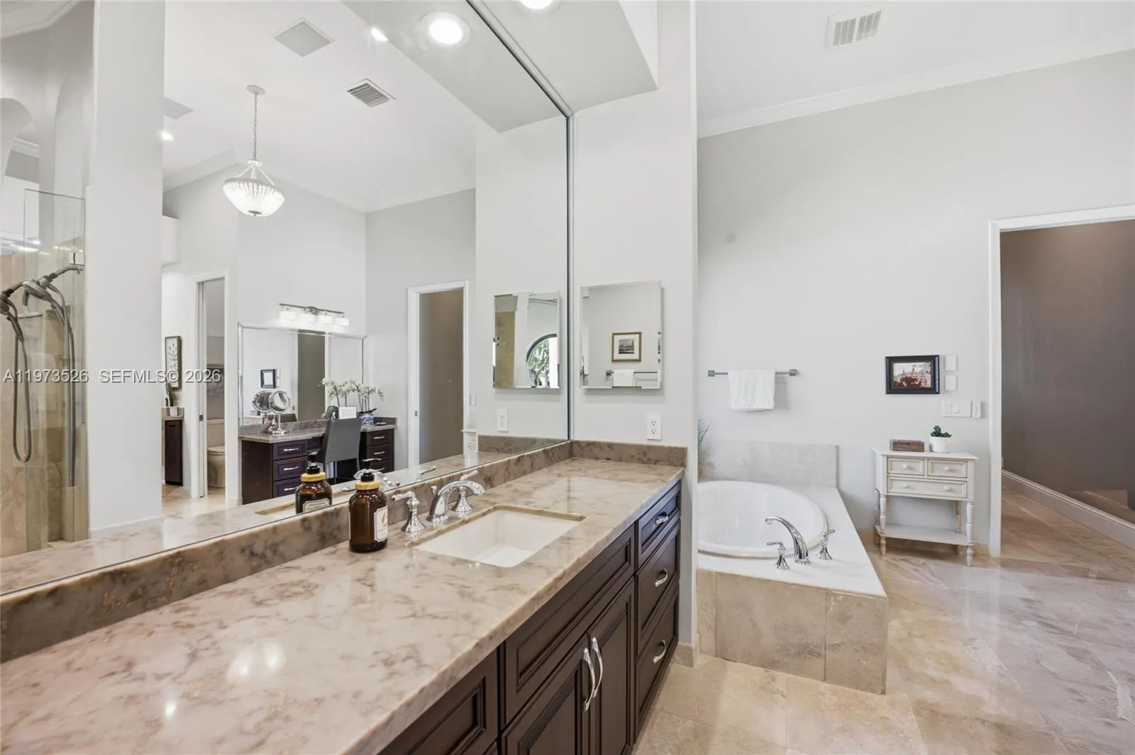 2465 Provence Cir, Weston, Florida 33327, Weston, Florida 33327, 6 Bedrooms Bedrooms, ,5 BathroomsBathrooms,Residential,For Sale,2465 Provence Cir, Weston, Florida 33327,A11973526
