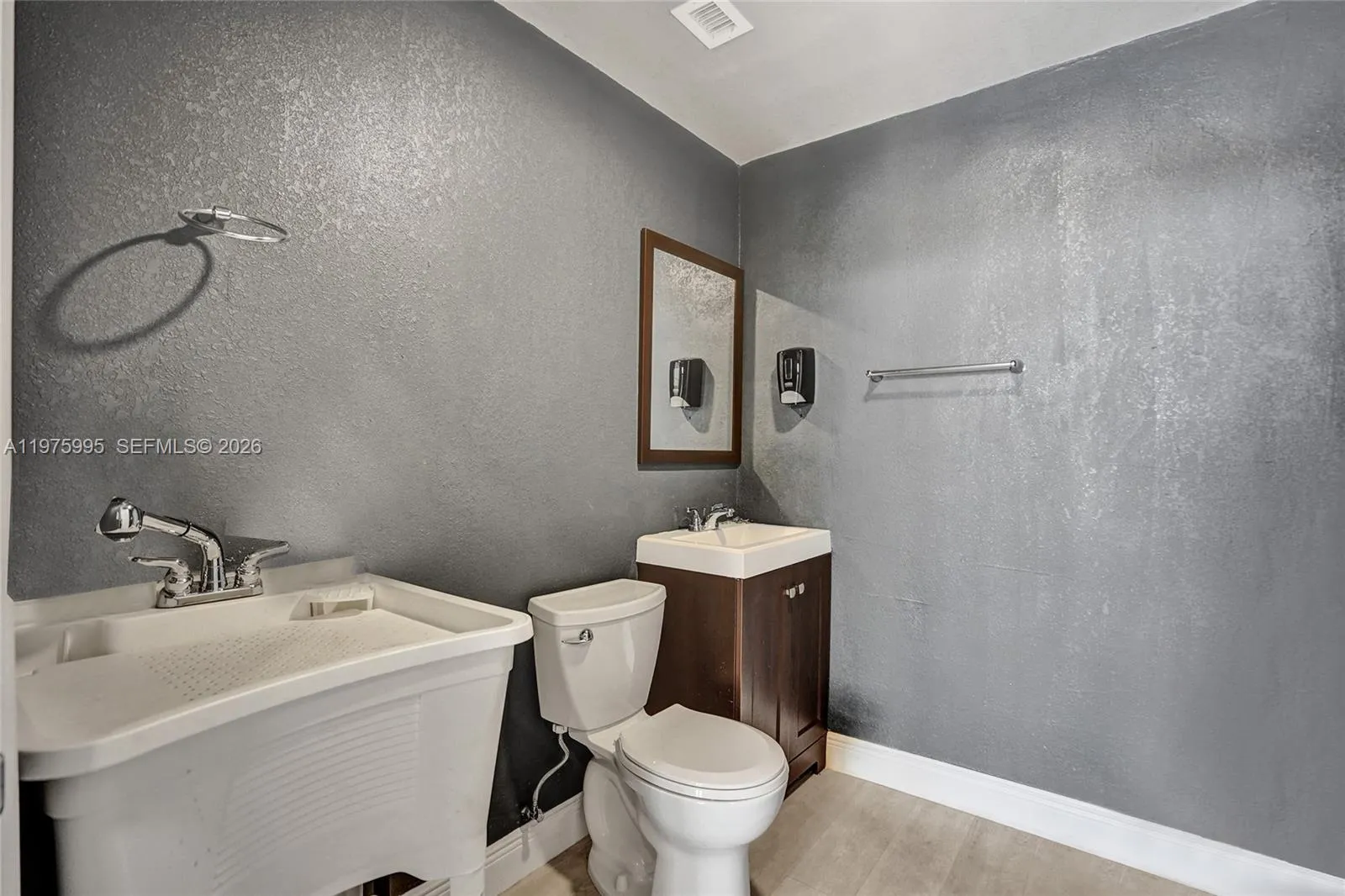 5595 Nw 17th Ave, Miami, Florida 33142, Miami, Florida 33142, ,Commercial Sale,For Sale,5595 Nw 17th Ave, Miami, Florida 33142,A11975995