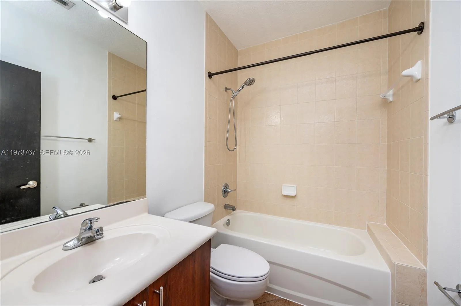 11115 W Okeechobee Rd 137, Hialeah Gardens, Florid, Hialeah Gardens, Florida 33018, 3 Bedrooms Bedrooms, ,2 BathroomsBathrooms,Residential Lease,For Rent,11115 W Okeechobee Rd 137, Hialeah Gardens, Florid,A11973767