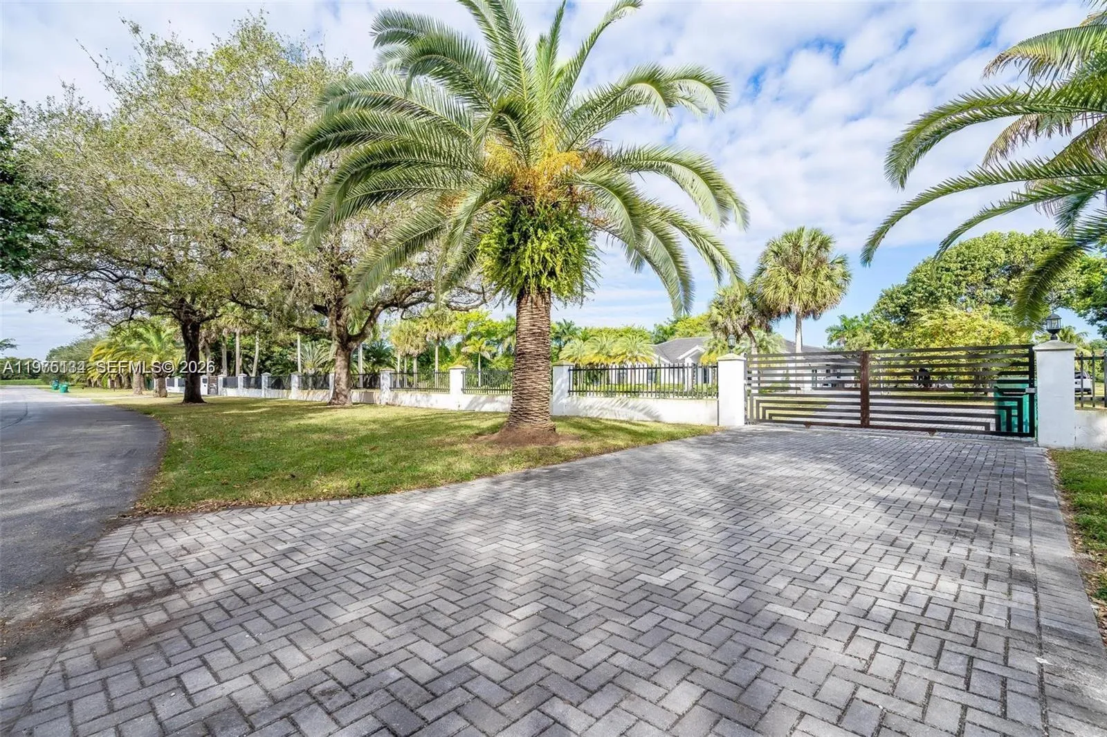 17795 Sw 158th St, Miami, Florida 33187, Miami, Florida 33187, 5 Bedrooms Bedrooms, ,2 BathroomsBathrooms,Residential Lease,For Rent,17795 Sw 158th St, Miami, Florida 33187,A11975134