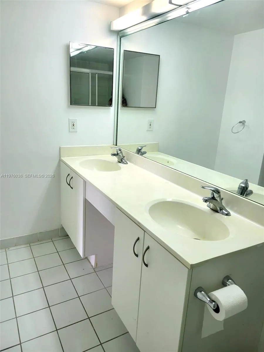 3300 Ne 191st St 814, Aventura, Florida 33180, Aventura, Florida 33180, 2 Bedrooms Bedrooms, ,2 BathroomsBathrooms,Residential Lease,For Rent,3300 Ne 191st St 814, Aventura, Florida 33180,A11976038