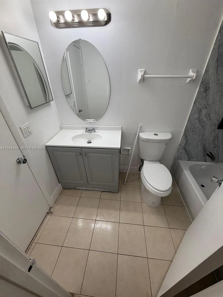 5811 Nw 21st St 20-b, Lauderhill, Florida 33313, Lauderhill, Florida 33313, 2 Bedrooms Bedrooms, ,1 BathroomBathrooms,Residential Lease,For Rent,5811 Nw 21st St 20-b, Lauderhill, Florida 33313,A11948435