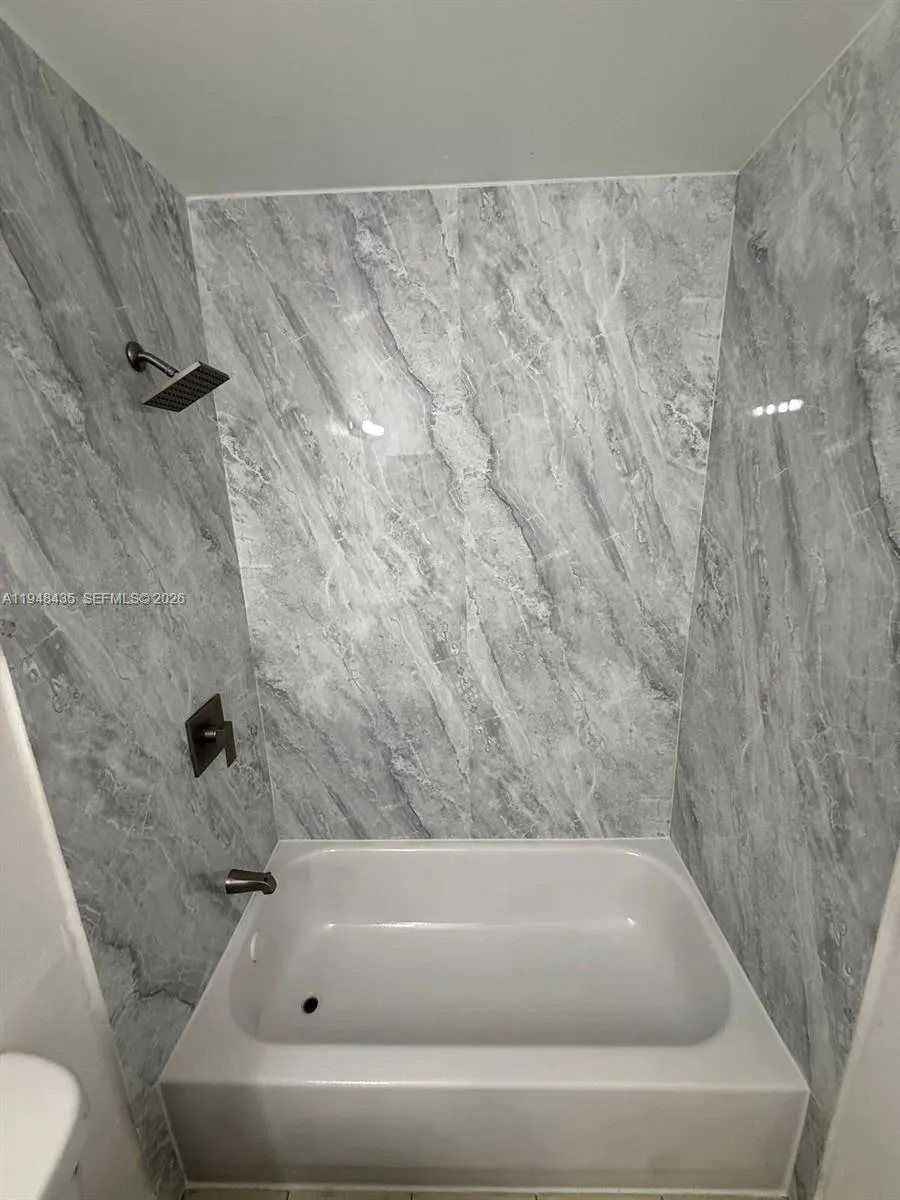 5811 Nw 21st St 20-b, Lauderhill, Florida 33313, Lauderhill, Florida 33313, 2 Bedrooms Bedrooms, ,1 BathroomBathrooms,Residential Lease,For Rent,5811 Nw 21st St 20-b, Lauderhill, Florida 33313,A11948435