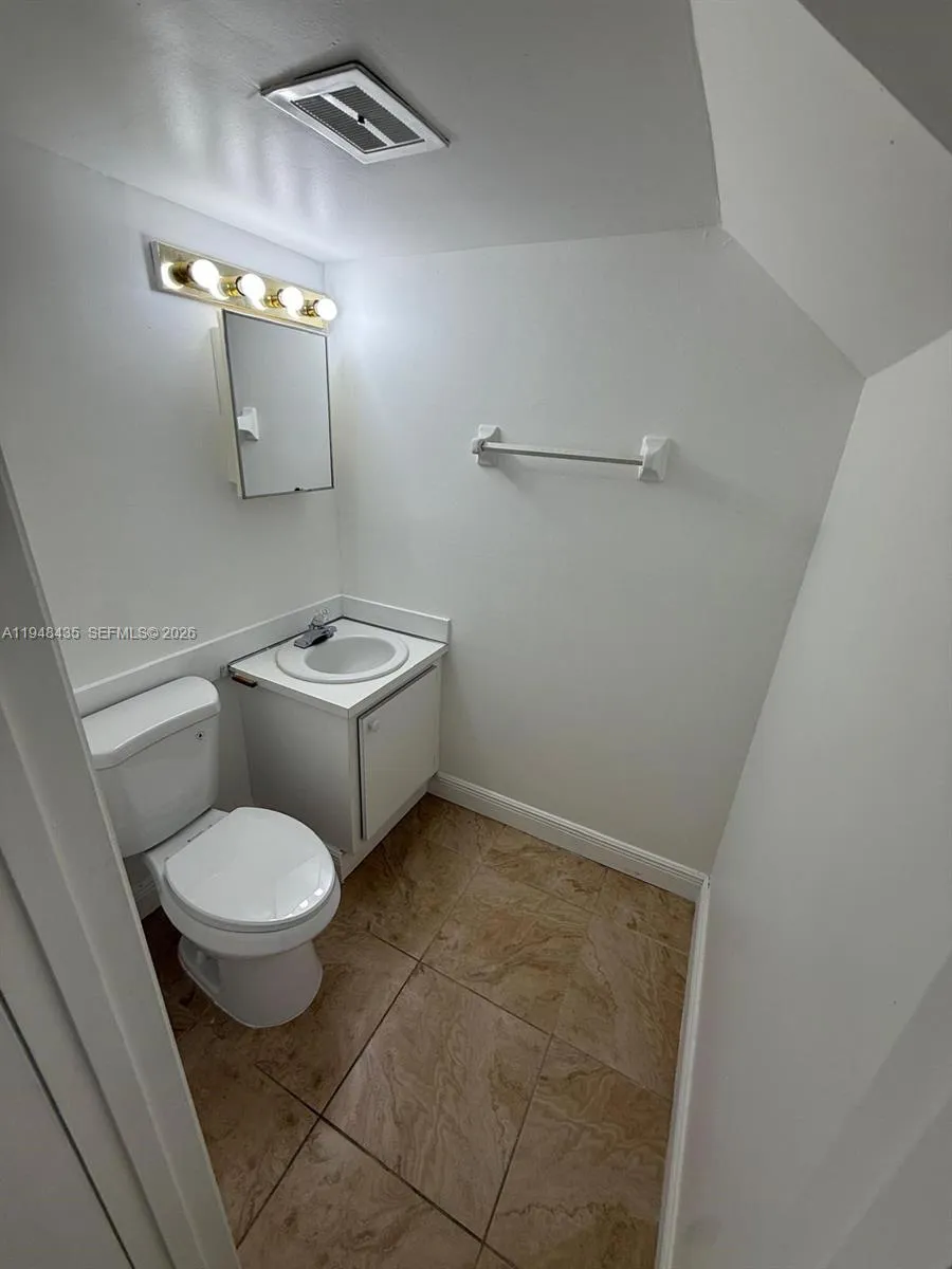 5811 Nw 21st St 20-b, Lauderhill, Florida 33313, Lauderhill, Florida 33313, 2 Bedrooms Bedrooms, ,1 BathroomBathrooms,Residential Lease,For Rent,5811 Nw 21st St 20-b, Lauderhill, Florida 33313,A11948435