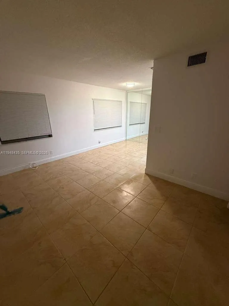5811 Nw 21st St 20-b, Lauderhill, Florida 33313, Lauderhill, Florida 33313, 2 Bedrooms Bedrooms, ,1 BathroomBathrooms,Residential Lease,For Rent,5811 Nw 21st St 20-b, Lauderhill, Florida 33313,A11948435
