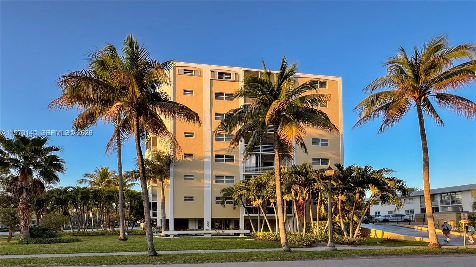 555 Crandon Blvd 82, Key Biscayne, Florida 33149, Key Biscayne, Florida 33149, 2 Bedrooms Bedrooms, ,2 BathroomsBathrooms,Residential,For Sale,555 Crandon Blvd 82, Key Biscayne, Florida 33149,A11970145